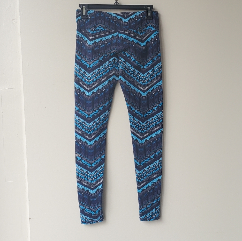 Alo Mid Rise Leggings - Picture 5 of 11